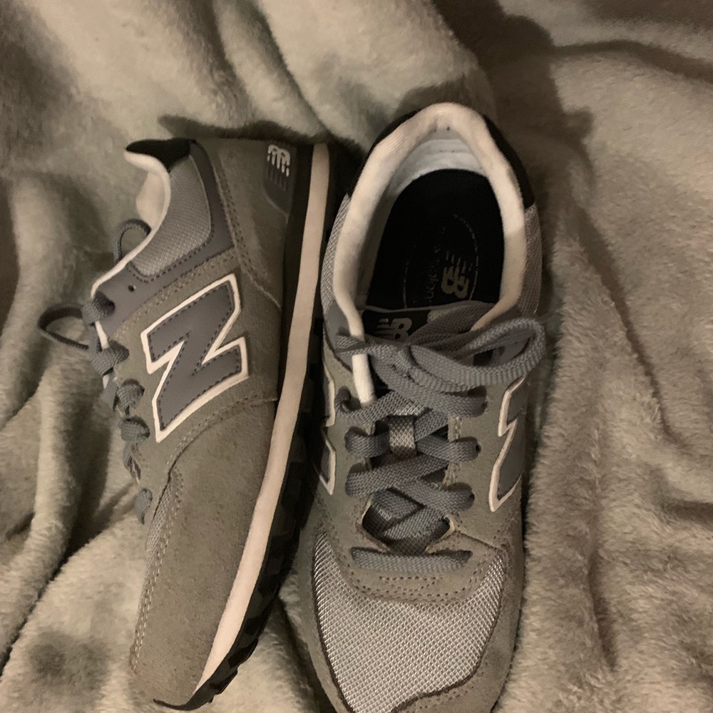 Shoes - Picture 3 of 6